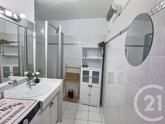 Afficher la photo en grand Appartement T2 à vendre - 2 pièces - 52,35 m2 - Frejus - 83 - PROVENCE-ALPES-COTE-D-AZUR