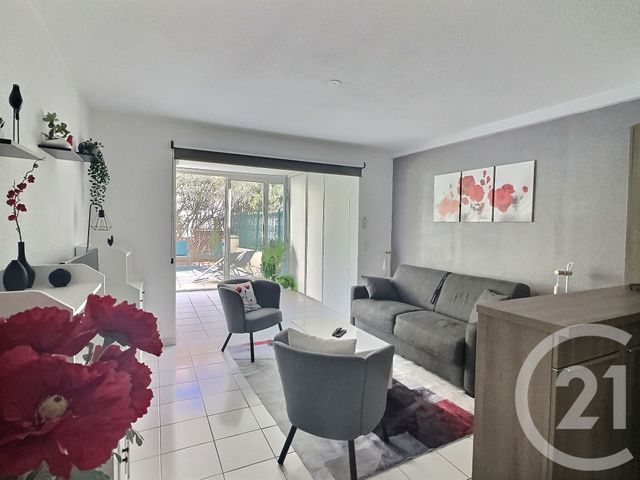 Afficher la photo en grand Appartement T2 à vendre - 2 pièces - 52,35 m2 - Frejus - 83 - PROVENCE-ALPES-COTE-D-AZUR