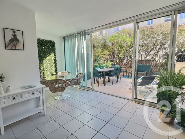 Afficher la photo en grand Appartement T2 à vendre - 2 pièces - 52,35 m2 - Frejus - 83 - PROVENCE-ALPES-COTE-D-AZUR
