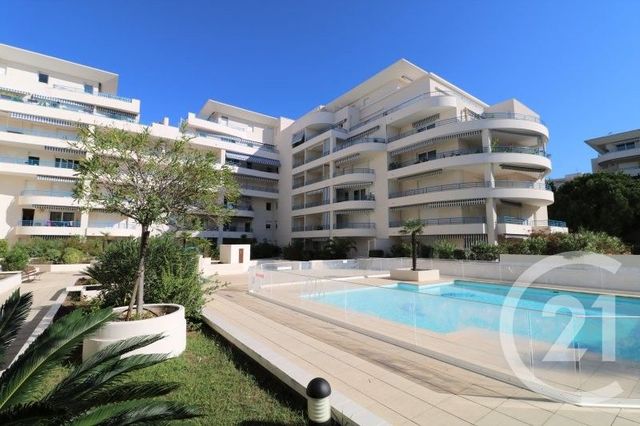 Appartement T2 à vendre - 2 pièces - 37,11 m2 - Frejus - 83 - PROVENCE-ALPES-COTE-D-AZUR