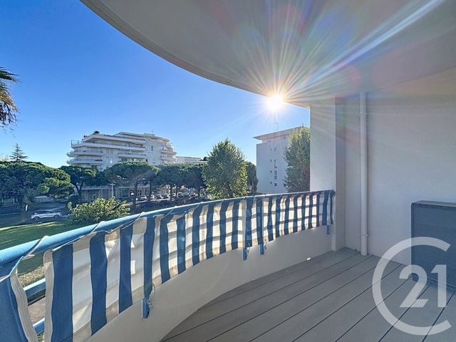 Appartement T2 à vendre - 2 pièces - 37,11 m2 - Frejus - 83 - PROVENCE-ALPES-COTE-D-AZUR