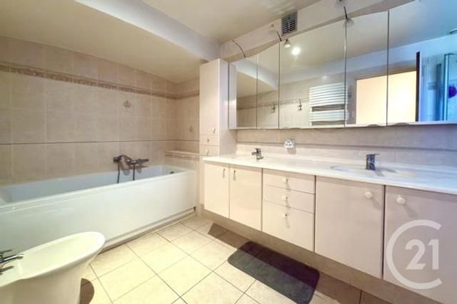 Maison à vendre - 8 pièces - 209,49 m2 - Frejus - 83 - PROVENCE-ALPES-COTE-D-AZUR