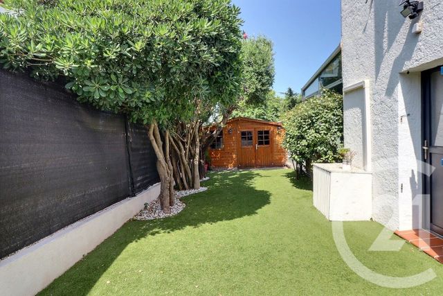 Appartement T3 à vendre - 3 pièces - 75 m2 - Puget Sur Argens - 83 - PROVENCE-ALPES-COTE-D-AZUR