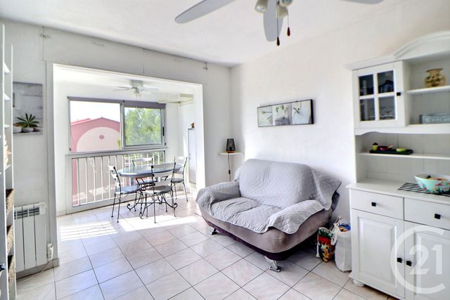 Appartement T2 à vendre - 2 pièces - 26 m2 - Frejus - 83 - PROVENCE-ALPES-COTE-D-AZUR