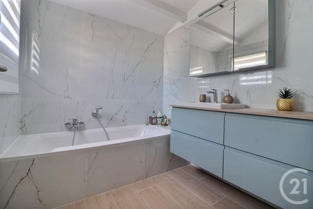 Maison à vendre - 5 pièces - 125 m2 - Frejus - 83 - PROVENCE-ALPES-COTE-D-AZUR