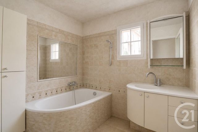 Maison &agrave; vendre - 7 pi&egrave;ces - 180 m2 - Roquebrune Sur Argens - 83 - PROVENCE-ALPES-COTE-D-AZUR
