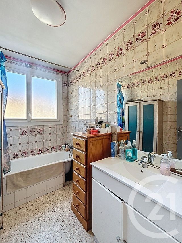 Appartement F3 &agrave; vendre - 3 pi&egrave;ces - 71,04 m2 - Puget Sur Argens - 83 - PROVENCE-ALPES-COTE-D-AZUR