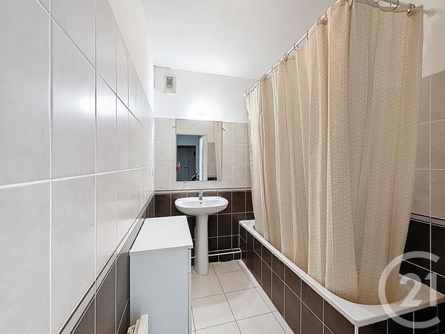 Appartement T3 &agrave; vendre - 3 pi&egrave;ces - 82,53 m2 - St Raphael - 83 - PROVENCE-ALPES-COTE-D-AZUR