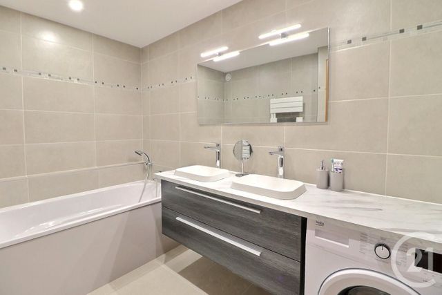 Appartement F3 &agrave; vendre - 3 pi&egrave;ces - 77,28 m2 - St Raphael - 83 - PROVENCE-ALPES-COTE-D-AZUR