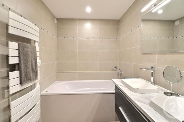 Appartement F3 &agrave; vendre - 3 pi&egrave;ces - 77,28 m2 - St Raphael - 83 - PROVENCE-ALPES-COTE-D-AZUR