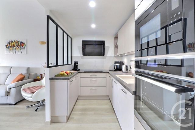 Appartement F3 &agrave; vendre - 3 pi&egrave;ces - 77,28 m2 - St Raphael - 83 - PROVENCE-ALPES-COTE-D-AZUR