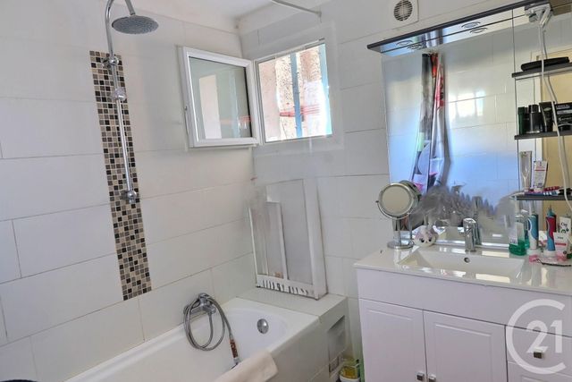 Appartement T3 &agrave; vendre - 3 pi&egrave;ces - 80,41 m2 - Frejus - 83 - PROVENCE-ALPES-COTE-D-AZUR