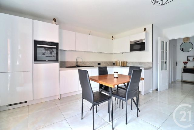 Appartement &agrave; vendre - 3 pi&egrave;ces - 61,89 m2 - Frejus - 83 - PROVENCE-ALPES-COTE-D-AZUR