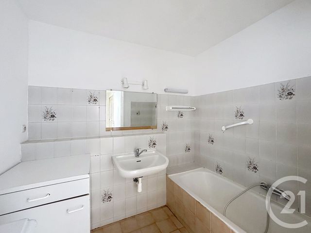 Appartement T3 &agrave; vendre - 3 pi&egrave;ces - 63,99 m2 - Frejus - 83 - PROVENCE-ALPES-COTE-D-AZUR