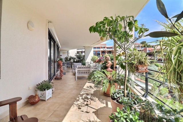 Appartement F3 &agrave; vendre - 3 pi&egrave;ces - 85 m2 - St Raphael - 83 - PROVENCE-ALPES-COTE-D-AZUR