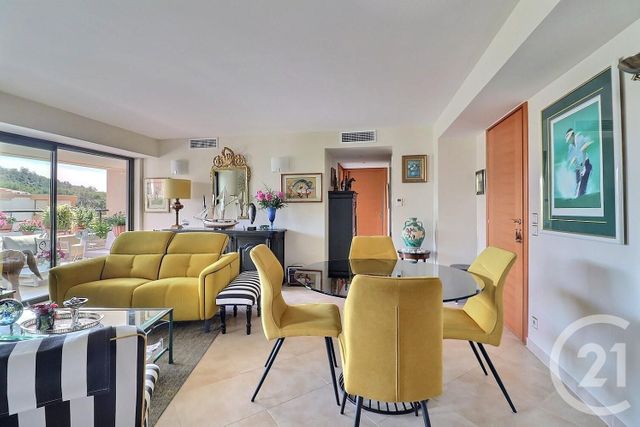 Appartement F3 &agrave; vendre - 3 pi&egrave;ces - 85 m2 - St Raphael - 83 - PROVENCE-ALPES-COTE-D-AZUR