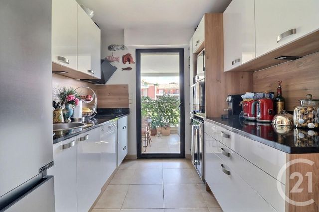 Appartement F3 &agrave; vendre - 3 pi&egrave;ces - 85 m2 - St Raphael - 83 - PROVENCE-ALPES-COTE-D-AZUR