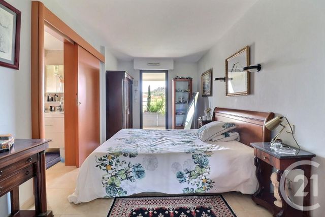 Appartement F3 &agrave; vendre - 3 pi&egrave;ces - 85 m2 - St Raphael - 83 - PROVENCE-ALPES-COTE-D-AZUR