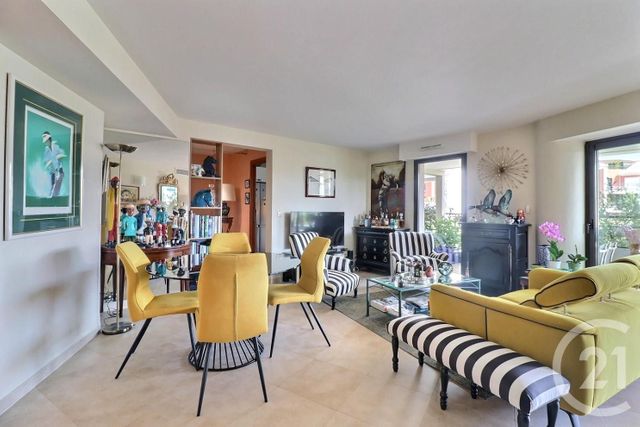 Appartement F3 &agrave; vendre - 3 pi&egrave;ces - 85 m2 - St Raphael - 83 - PROVENCE-ALPES-COTE-D-AZUR