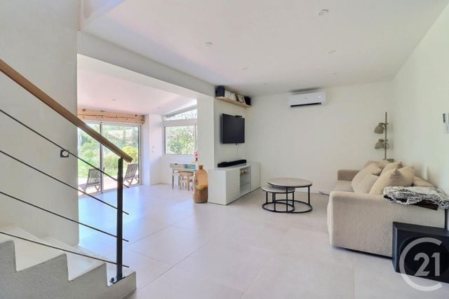 Maison &agrave; vendre - 5 pi&egrave;ces - 135,45 m2 - St Raphael - 83 - PROVENCE-ALPES-COTE-D-AZUR