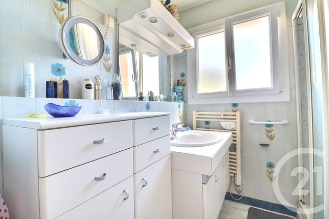 Appartement F3 &agrave; vendre - 3 pi&egrave;ces - 64,50 m2 - Frejus - 83 - PROVENCE-ALPES-COTE-D-AZUR