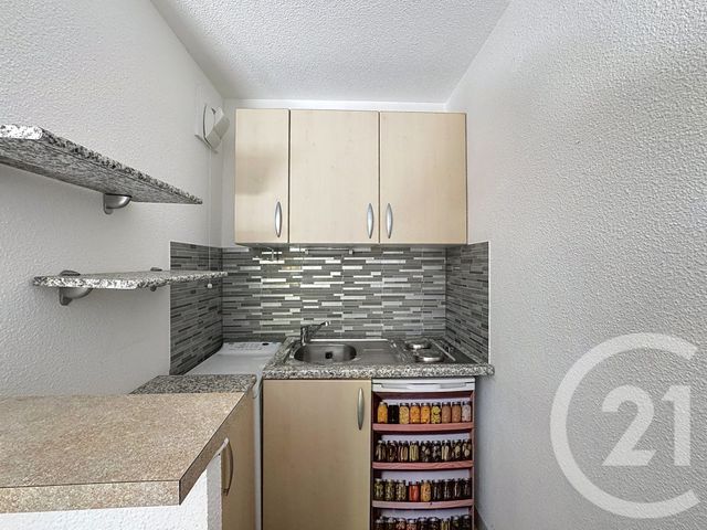 Appartement T2 &agrave; vendre - 2 pi&egrave;ces - 23,75 m2 - St Raphael - 83 - PROVENCE-ALPES-COTE-D-AZUR