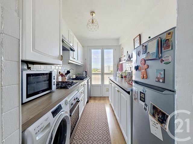 Appartement T4 &agrave; vendre - 4 pi&egrave;ces - 67,80 m2 - Frejus - 83 - PROVENCE-ALPES-COTE-D-AZUR