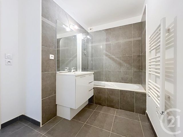 Appartement F3 &agrave; vendre - 3 pi&egrave;ces - 74,90 m2 - St Raphael - 83 - PROVENCE-ALPES-COTE-D-AZUR