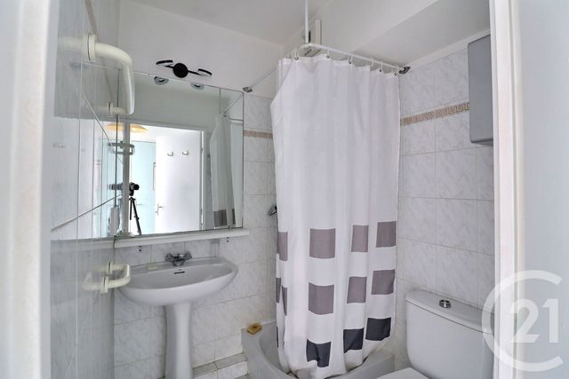 Appartement Studio &agrave; vendre - 1 pi&egrave;ce - 27,67 m2 - Frejus - 83 - PROVENCE-ALPES-COTE-D-AZUR
