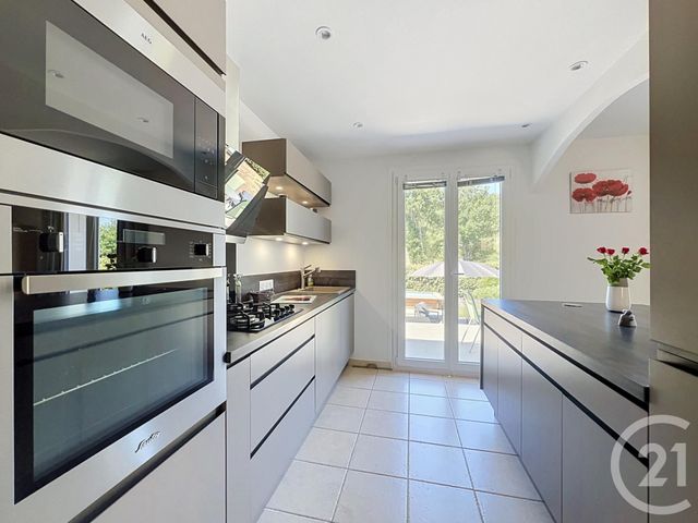 Maison &agrave; vendre - 4 pi&egrave;ces - 77 m2 - Bagnols En Foret - 83 - PROVENCE-ALPES-COTE-D-AZUR