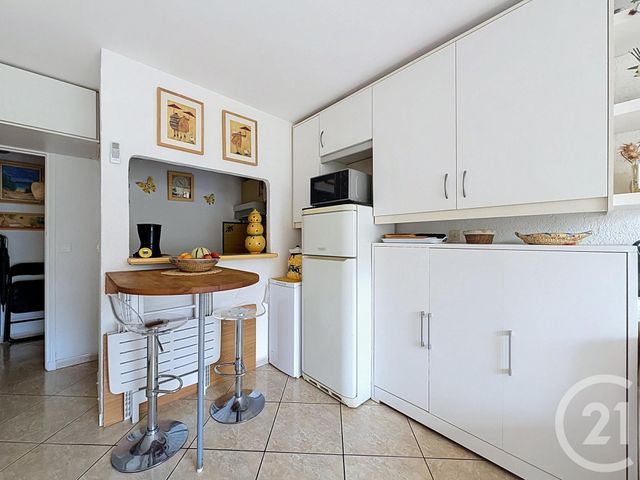 Appartement Studio &agrave; vendre - 1 pi&egrave;ce - 22,46 m2 - St Raphael - 83 - PROVENCE-ALPES-COTE-D-AZUR