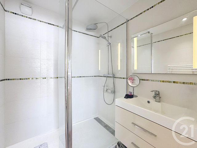 Appartement F4 &agrave; vendre - 4 pi&egrave;ces - 107,67 m2 - Frejus - 83 - PROVENCE-ALPES-COTE-D-AZUR
