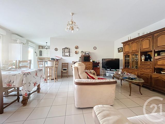 Appartement à vendre - 4 pièces - 87,97 m2 - St Raphael - 83 - PROVENCE-ALPES-COTE-D-AZUR