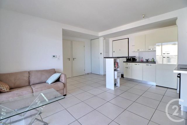 Appartement T2 à vendre - 2 pièces - 40 m2 - Frejus - 83 - PROVENCE-ALPES-COTE-D-AZUR