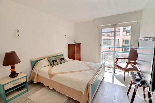 Appartement T3 à vendre - 3 pièces - 73,47 m2 - St Raphael - 83 - PROVENCE-ALPES-COTE-D-AZUR