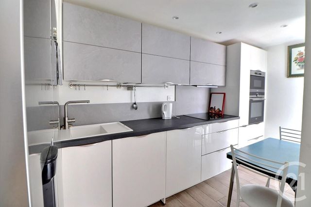 Appartement T3 à vendre - 3 pièces - 73,47 m2 - St Raphael - 83 - PROVENCE-ALPES-COTE-D-AZUR