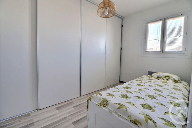 Appartement T4 à vendre - 4 pièces - 100 m2 - St Raphael - 83 - PROVENCE-ALPES-COTE-D-AZUR