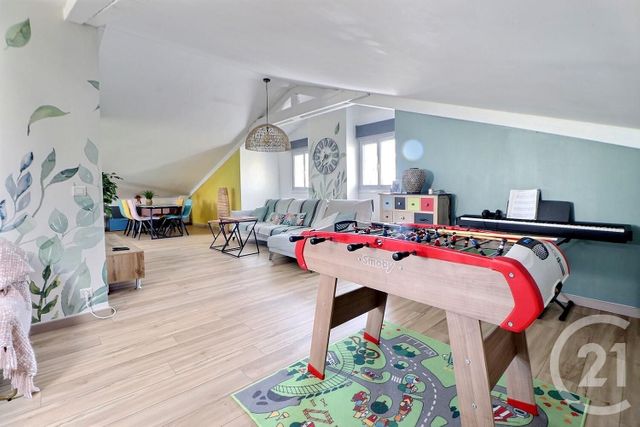 Appartement T4 à vendre - 4 pièces - 100 m2 - St Raphael - 83 - PROVENCE-ALPES-COTE-D-AZUR