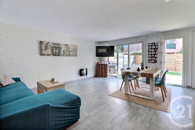 Appartement T2 à vendre - 2 pièces - 48 m2 - Frejus - 83 - PROVENCE-ALPES-COTE-D-AZUR