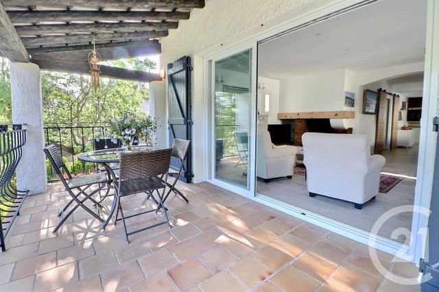 Afficher la photo en grand Maison à vendre - 6 pièces - 163 m2 - St Raphael - 83 - PROVENCE-ALPES-COTE-D-AZUR