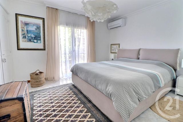 Afficher la photo en grand Maison à vendre - 6 pièces - 163 m2 - St Raphael - 83 - PROVENCE-ALPES-COTE-D-AZUR