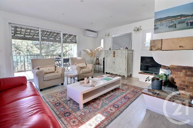 Afficher la photo en grand Maison à vendre - 6 pièces - 163 m2 - St Raphael - 83 - PROVENCE-ALPES-COTE-D-AZUR