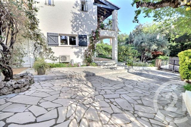 Afficher la photo en grand Maison à vendre - 6 pièces - 163 m2 - St Raphael - 83 - PROVENCE-ALPES-COTE-D-AZUR