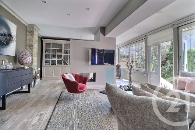 Maison à vendre - 7 pièces - 244 m2 - St Raphael - 83 - PROVENCE-ALPES-COTE-D-AZUR