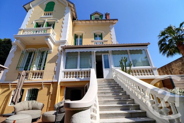 Maison à vendre - 7 pièces - 244 m2 - St Raphael - 83 - PROVENCE-ALPES-COTE-D-AZUR