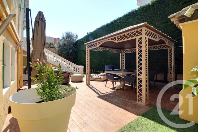 Maison à vendre - 7 pièces - 244 m2 - St Raphael - 83 - PROVENCE-ALPES-COTE-D-AZUR