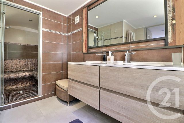 Maison à vendre - 7 pièces - 244 m2 - St Raphael - 83 - PROVENCE-ALPES-COTE-D-AZUR