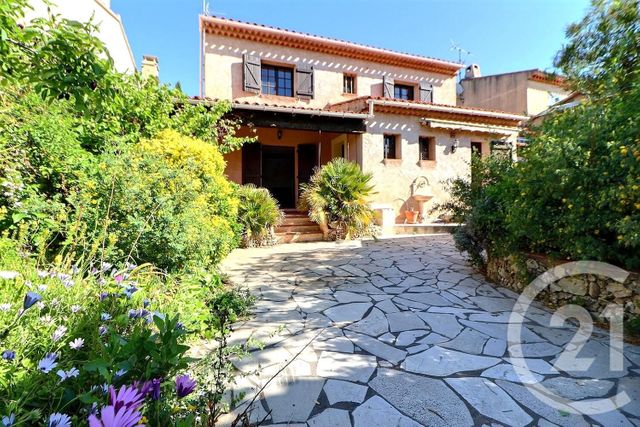 Maison à vendre - 5 pièces - 127 m2 - Puget Sur Argens - 83 - PROVENCE-ALPES-COTE-D-AZUR