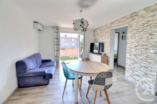 Appartement T3 à vendre - 3 pièces - 60,59 m2 - St Raphael - 83 - PROVENCE-ALPES-COTE-D-AZUR