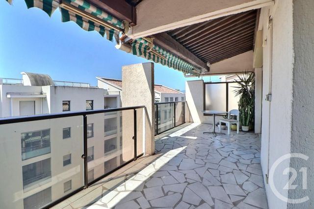 Appartement T4 à vendre - 4 pièces - 80,74 m2 - St Raphael - 83 - PROVENCE-ALPES-COTE-D-AZUR